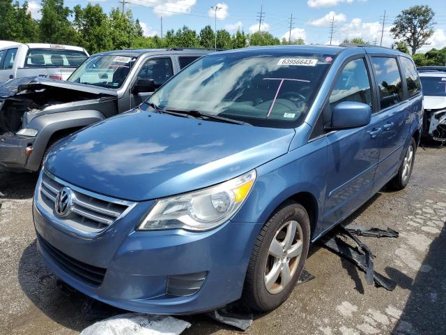 2V4RW3DGXBR717261 - 2011 VOLKSWAGEN ROUTAN SE GRAY photo 1