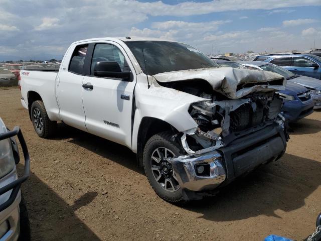 5TFUW5F15GX506664 - 2016 TOYOTA TUNDRA DOUBLE CAB SR/SR5 WHITE photo 4