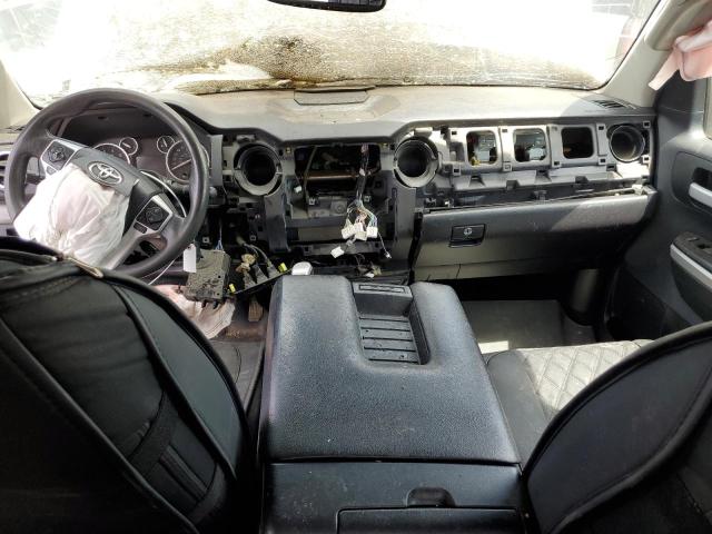 5TFUW5F15GX506664 - 2016 TOYOTA TUNDRA DOUBLE CAB SR/SR5 WHITE photo 8