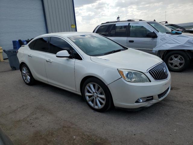 1G4PP5SKXD4140718 - 2013 BUICK VERANO WHITE photo 4