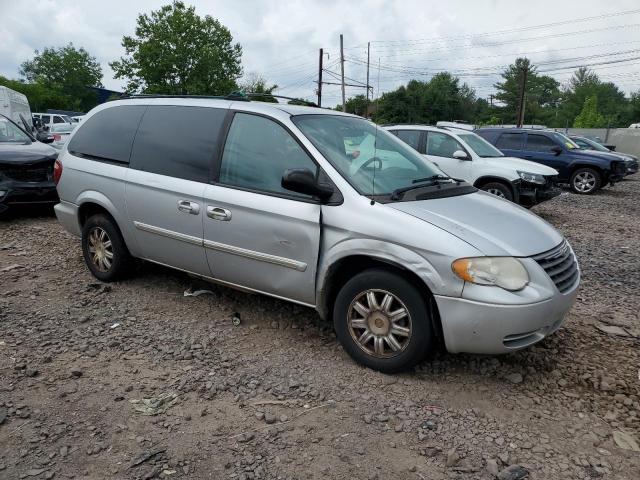 2A8GP54LX6R647931 - 2006 CHRYSLER TOWN & COU TOURING SILVER photo 4