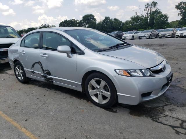 19XFA16629E007058 - 2009 HONDA CIVIC LX-S 银色 照片 4