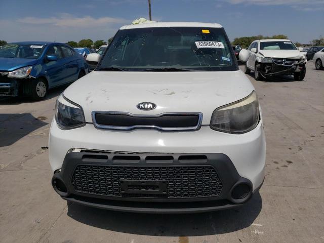 KNDJN2A23F7153067 - 2015 KIA SOUL WHITE photo 5