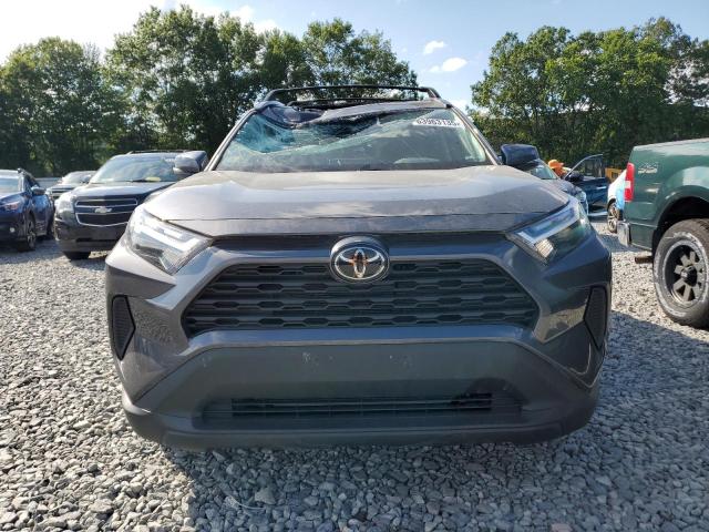2T3P1RFV2RC467403 - 2024 TOYOTA RAV4 XLE Gris foto 5