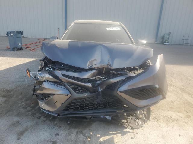 4T1G11AKXRU887951 - 2024 TOYOTA CAMRY SE NIGHT SHADE GRAY photo 5