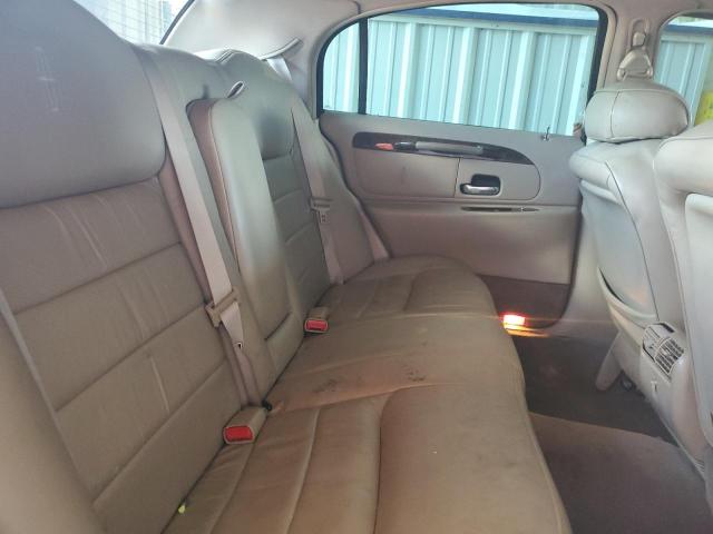 1LNHM81W2YY861570 - 2000 LINCOLN TOWN CAR EXECUTIVE TAN photo 10