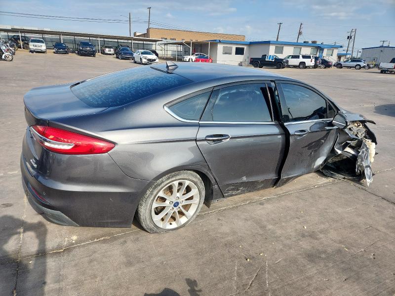3FA6P0LU6KR106868 - 2019 FORD FUSION SE GRAY photo 3
