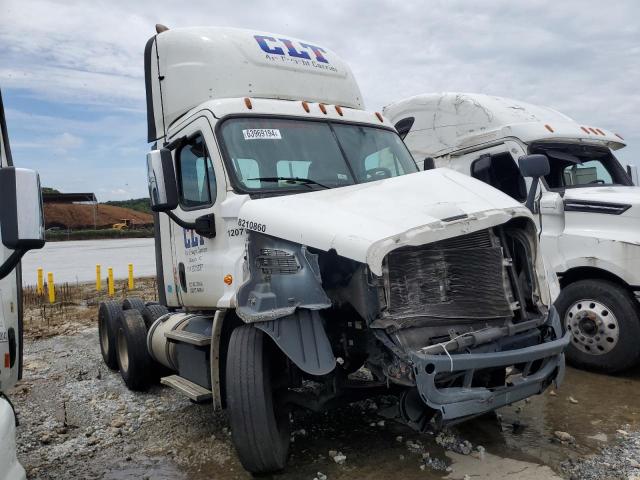 1FUJGBDV2GLHD5080 - 2016 FREIGHTLINER CASCADIA 1 WHITE photo 1