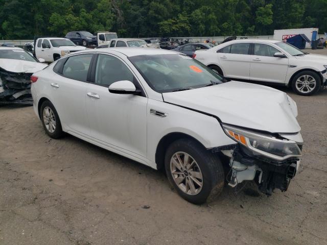 5XXGT4L36JG249907 - 2018 KIA OPTIMA LX WHITE photo 4