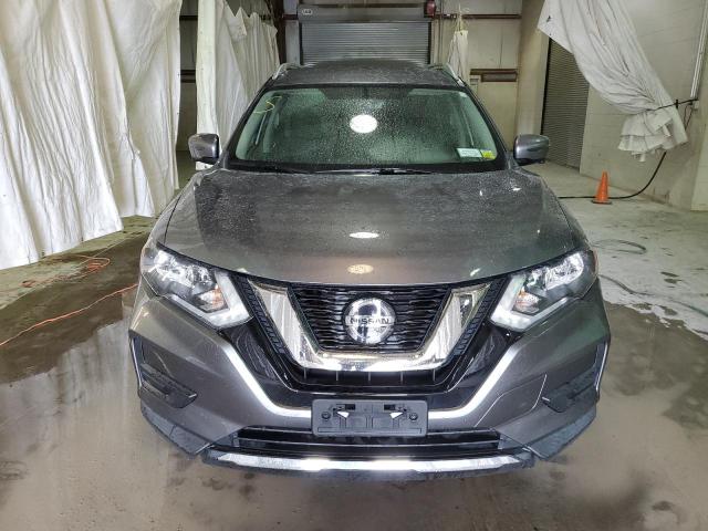 KNMAT2MV6JP599766 - 2018 NISSAN ROGUE S GRAY photo 5