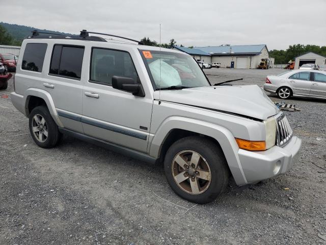 1J8HG48K98C149652 - 2008 JEEP COMMANDER SPORT SILVER photo 4