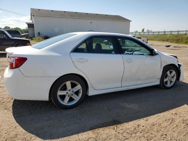 4T1BF1FKXDU675869 - 2013 TOYOTA CAMRY L WHITE photo 3