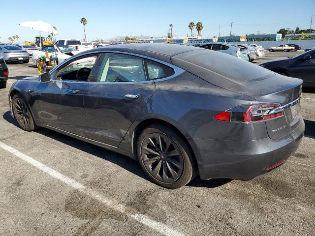 5YJSA1E28JF272577 - 2018 TESLA MODEL S Արծաթագույն լուսանկար 2