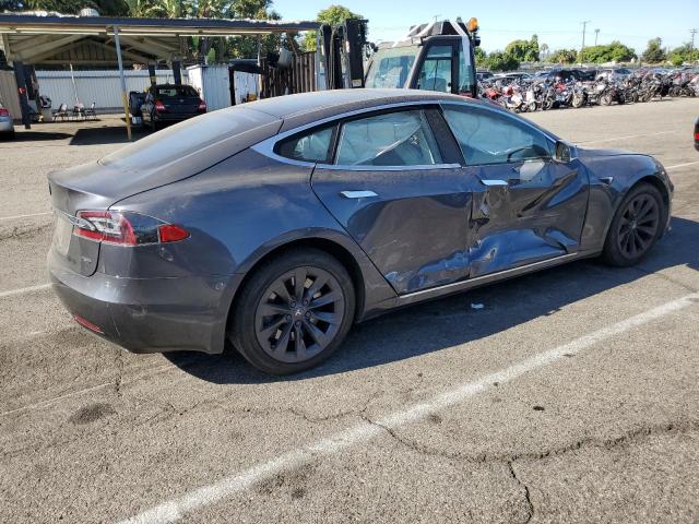 5YJSA1E28JF272577 - 2018 TESLA MODEL S Արծաթագույն լուսանկար 3