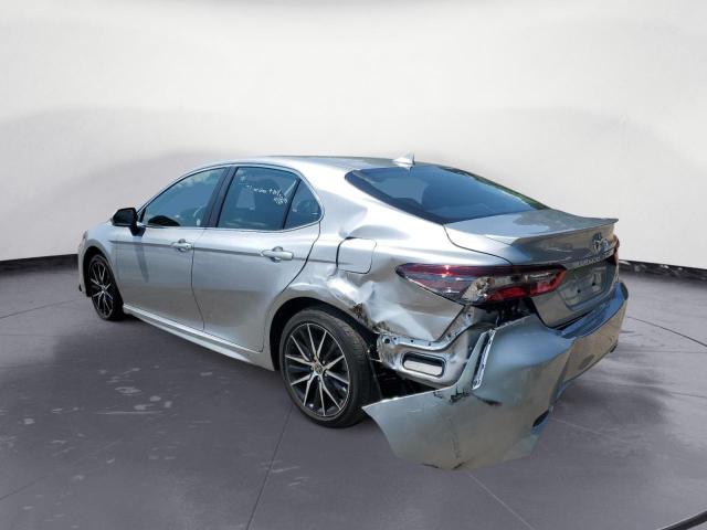 4T1G11AK6PU808191 - 2023 TOYOTA CAMRY SE NIGHT SHADE SILVER photo 2