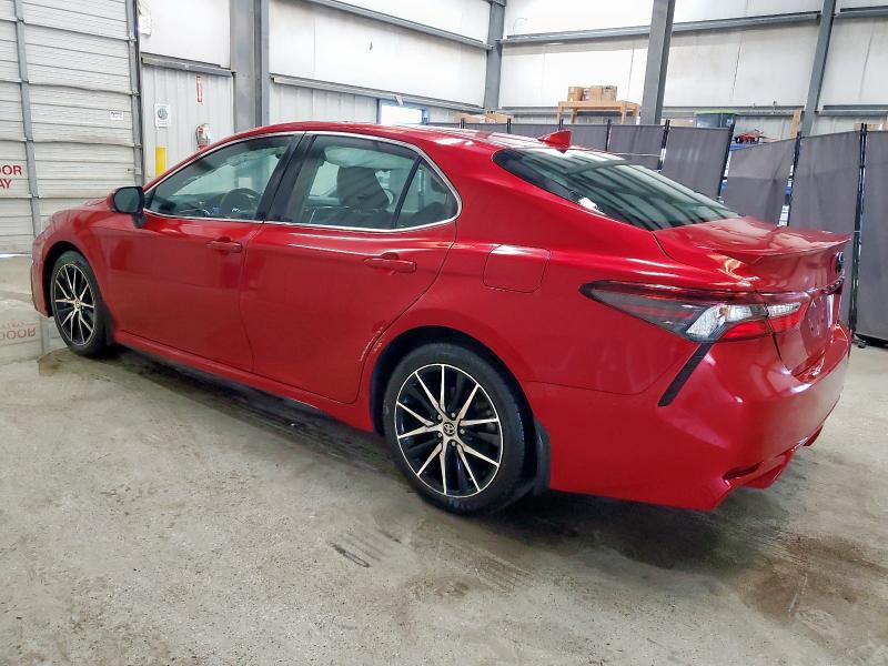 4T1G11AK0PU122874 - 2023 TOYOTA CAMRY SE NIGHT SHADE RED photo 2