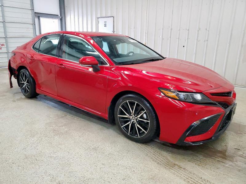 4T1G11AK0PU122874 - 2023 TOYOTA CAMRY SE NIGHT SHADE RED photo 4