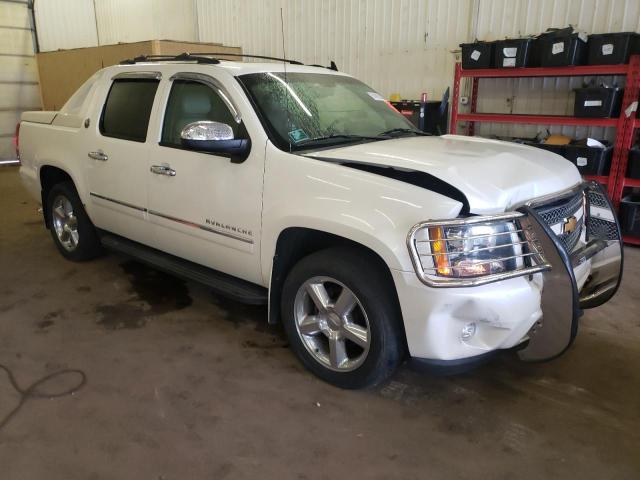 3GNTKGE76DG282546 - 2013 CHEVROLET AVALANCHE LTZ CREAM photo 4