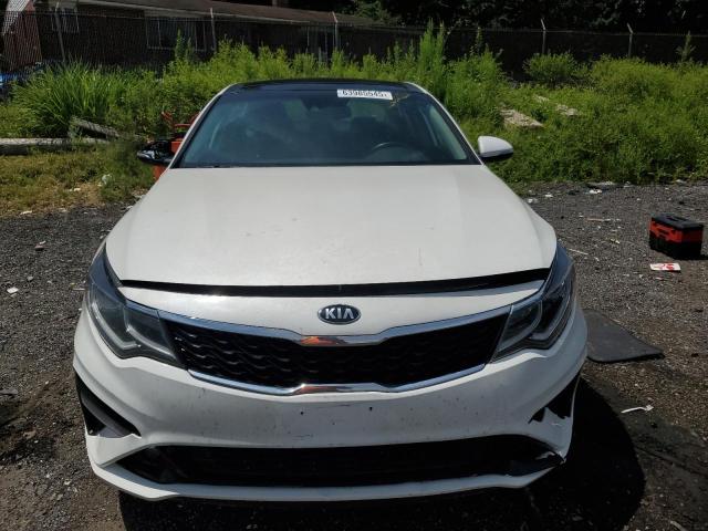 5XXGT4L35KG365648 - 2019 KIA OPTIMA LX WHITE photo 5