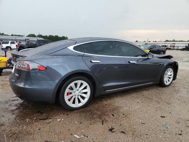 5YJSA1E44JF243076 - 2018 TESLA MODEL S GRAY photo 3