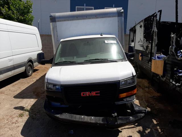 7GZ37TC72NN008522 - 2022 GMC SAVANA CUTAWAY G3500 WHITE photo 5