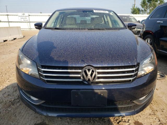 1VWBV7A31FC045805 - 2015 VOLKSWAGEN PASSAT SE BLUE photo 5