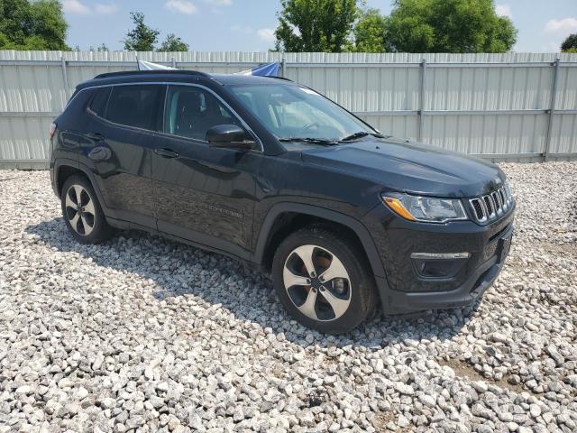 3C4NJCBBXHT632523 - 2017 JEEP COMPASS LATITUDE შავი ფოტო 4