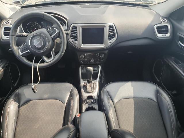 3C4NJCBBXHT632523 - 2017 JEEP COMPASS LATITUDE შავი ფოტო 8