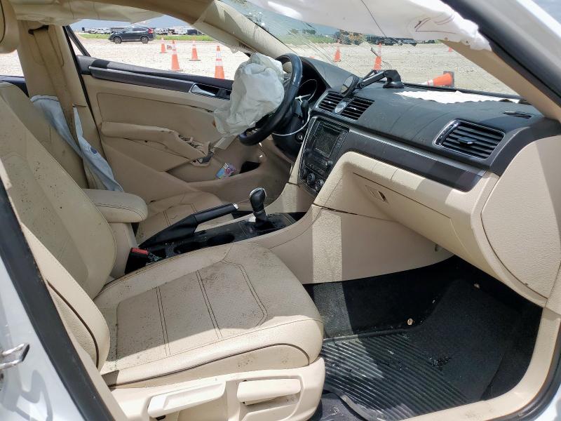 1VWAT7A30GC030389 - 2016 VOLKSWAGEN PASSAT S Ақ фото 7