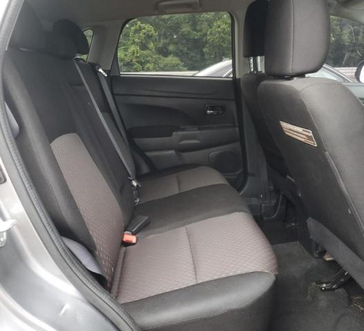 JA4AR3AU4JU006269 - 2018 MITSUBISHI OUTLANDER ES GRAY photo 11