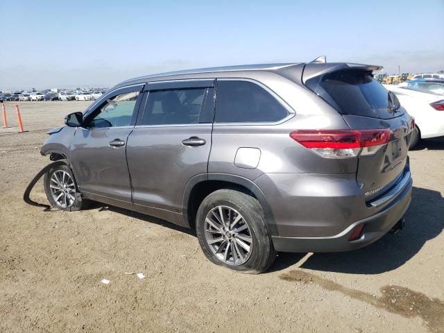 5TDKZRFH4HS518279 - 2017 TOYOTA HIGHLANDER SE GRAY photo 2