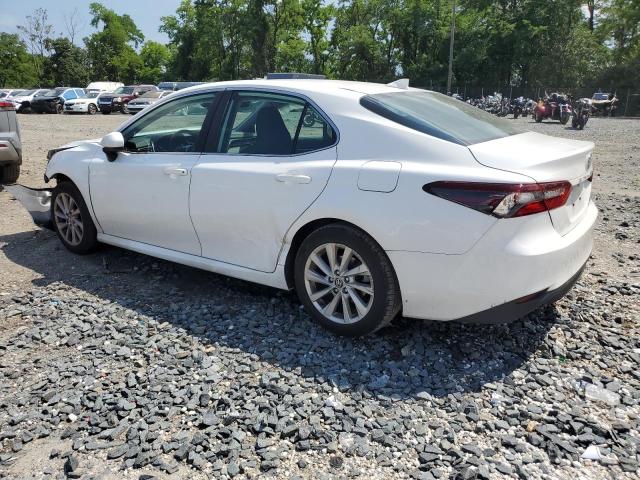 4T1C11AK5PU723342 - 2023 TOYOTA CAMRY LE WHITE photo 2