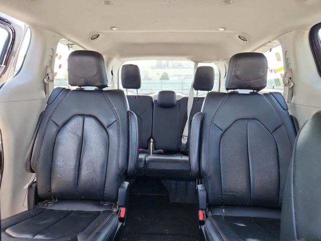 2C4RC1BGXJR124153 - 2018 CHRYSLER PACIFICA TOURING L BLACK photo 10