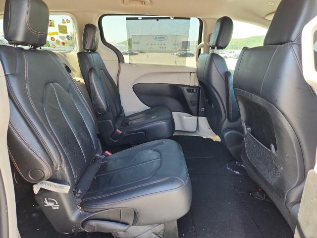 2C4RC1BGXJR124153 - 2018 CHRYSLER PACIFICA TOURING L BLACK photo 11