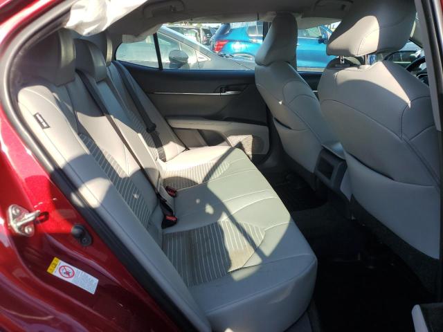 4T1B11HK7JU612512 - 2018 TOYOTA CAMRY L RED photo 10