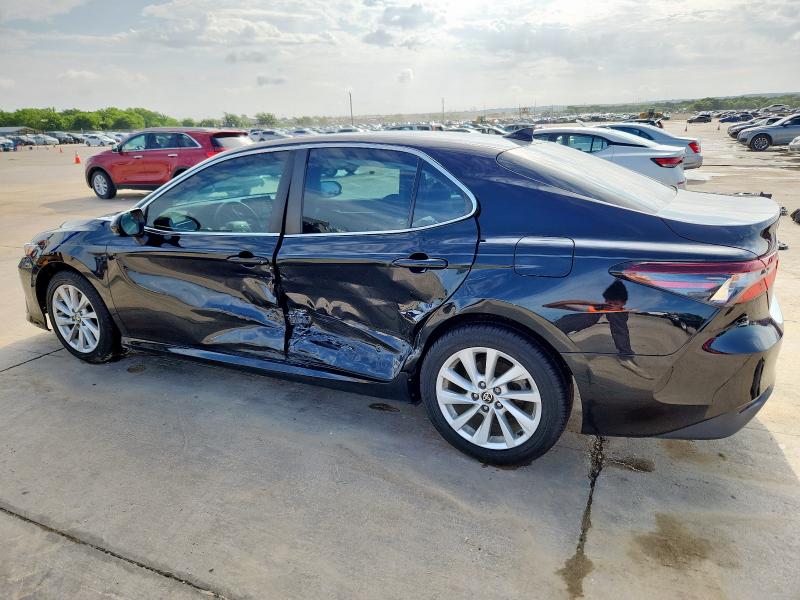 4T1C11AK5NU687505 - 2022 TOYOTA CAMRY LE 黑色 照片 2