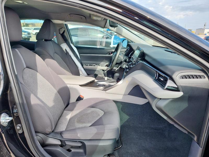 4T1C11AK5NU687505 - 2022 TOYOTA CAMRY LE 黑色 照片 7