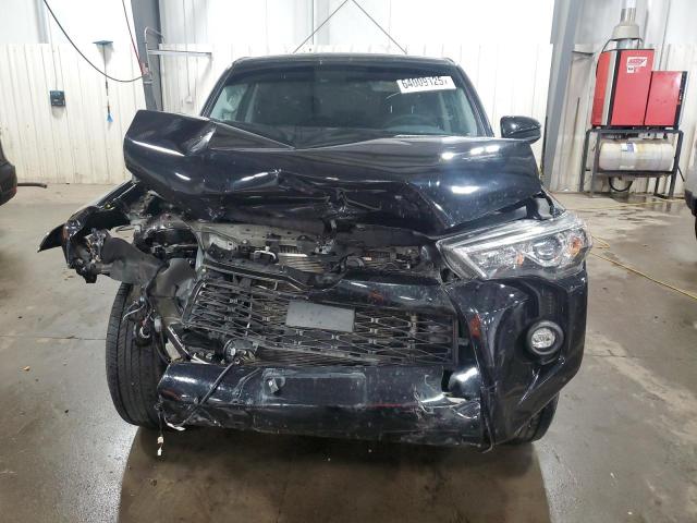 JTEMU5JR7R6260417 - 2024 TOYOTA 4RUNNER SR5/SR5 PREMIUM Schwarz Foto 5
