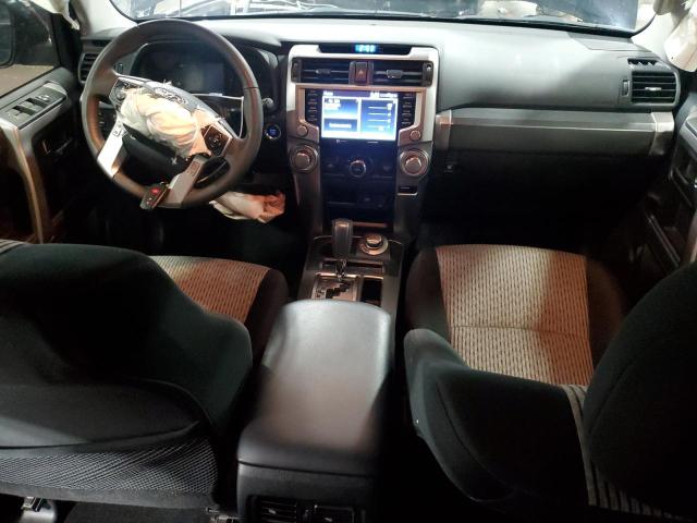 JTEMU5JR7R6260417 - 2024 TOYOTA 4RUNNER SR5/SR5 PREMIUM Schwarz Foto 8