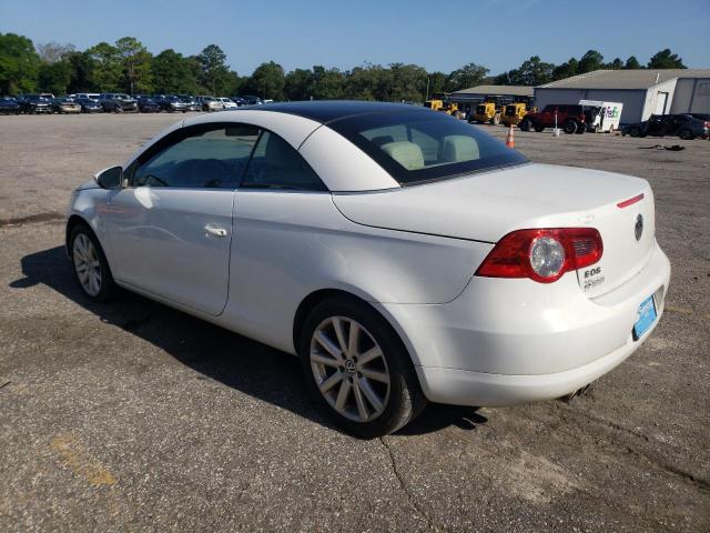 WVWAA7AH5AV009988 - 2010 VOLKSWAGEN EOS TURBO WHITE photo 2
