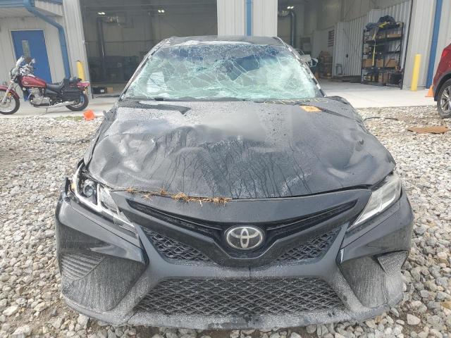 4T1B11HKXJU072573 - 2018 TOYOTA CAMRY L 黑色 照片 5