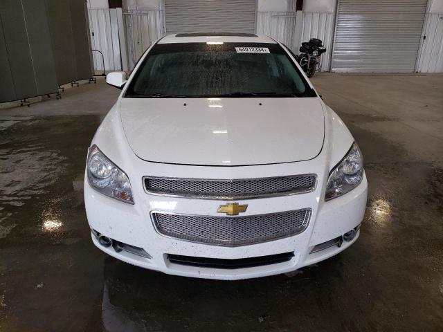 1G1ZE5EB5AF205174 - 2010 CHEVROLET MALIBU LTZ თეთრი ფოტო 5