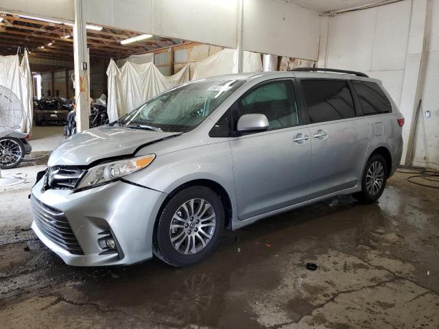 2019 TOYOTA SIENNA XLE, 