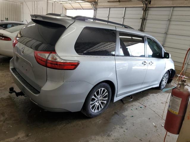 5TDYZ3DC9KS982805 - 2019 TOYOTA SIENNA XLE 银色 照片 3