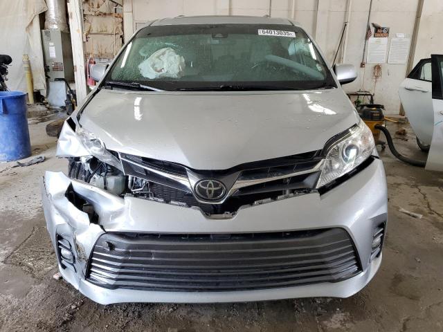 5TDYZ3DC9KS982805 - 2019 TOYOTA SIENNA XLE 银色 照片 5
