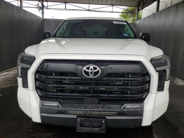 5TFLA5DB2NX010658 - 2022 TOYOTA TUNDRA CREWMAX SR WHITE photo 5