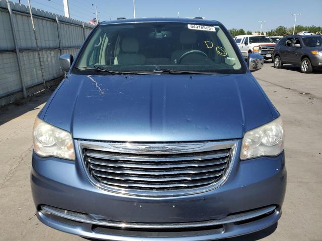 2C4RC1CG5CR195925 - 2012 CHRYSLER TOWN & COU TOURING L BLUE photo 5
