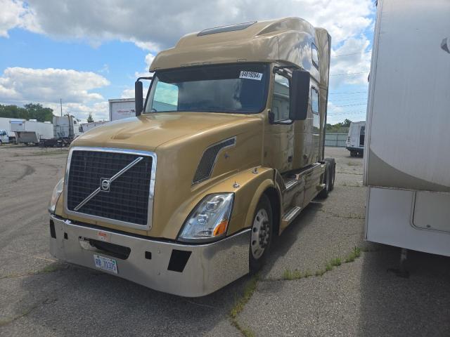 4V4NC9EH4CN536316 - 2012 VOLVO VN VNL GOLD photo 2