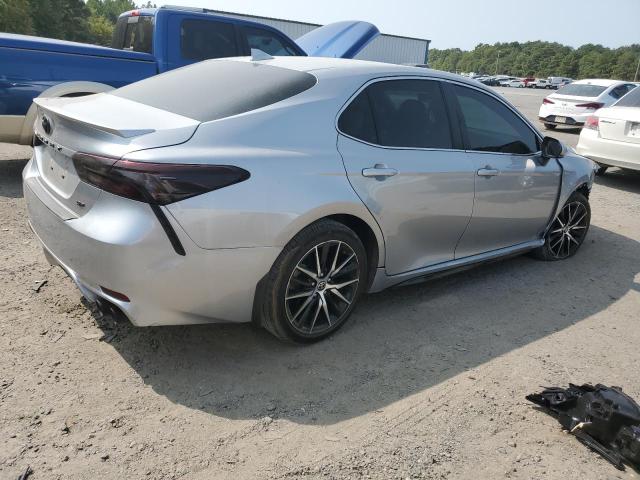 4T1G11AK8PU721490 - 2023 TOYOTA CAMRY SE NIGHT SHADE SILVER photo 3