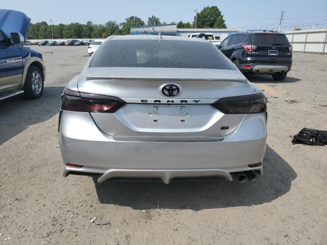 4T1G11AK8PU721490 - 2023 TOYOTA CAMRY SE NIGHT SHADE SILVER photo 6